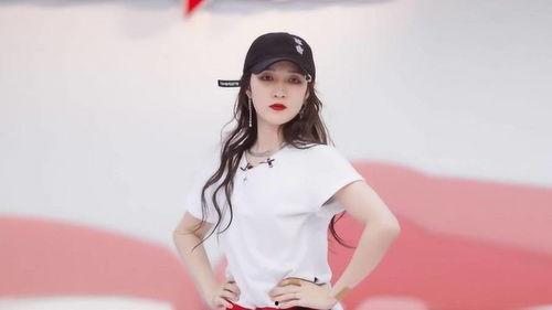 孟佳妈妈爆料视频,揭秘明星家庭背后的真实生活  第2张 孟佳妈妈爆料视频,揭秘明星家庭背后的真实生活  第2张