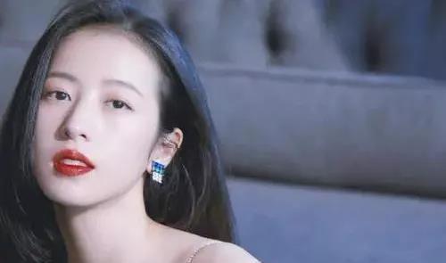 周雨彤八卦爆料最新,揭秘娱乐圈新晋女神的甜蜜生活  第3张 周雨彤八卦爆料最新,揭秘娱乐圈新晋女神的甜蜜生活  第3张