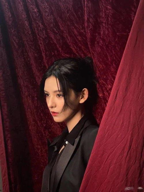 娱乐圈近期爆料顶流小花,顶流小花神秘恋情曝光,真相令人咋舌  第1张 娱乐圈近期爆料顶流小花,顶流小花神秘恋情曝光,真相令人咋舌  第1张