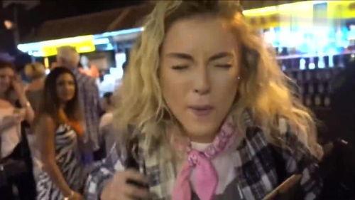 女生网红吃瓜视频下载,揭秘娱乐圈幕后真相  第3张 女生网红吃瓜视频下载,揭秘娱乐圈幕后真相  第3张