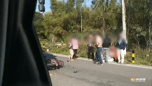 湛江最新爆料撞车,惊心动魄的撞车现场!  第3张 湛江最新爆料撞车,惊心动魄的撞车现场!  第3张